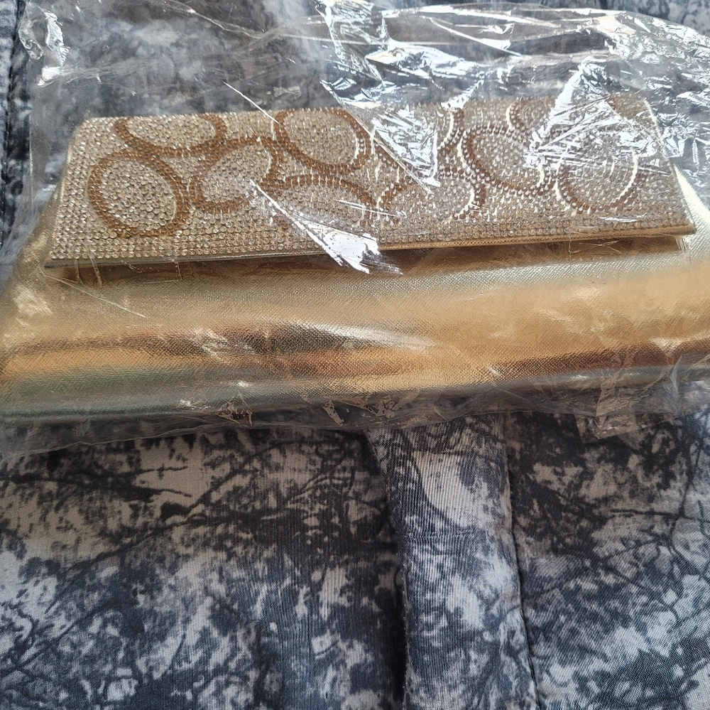 Sparkel clutch
